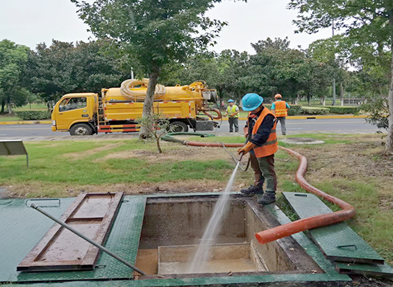 东坑镇化油池清理